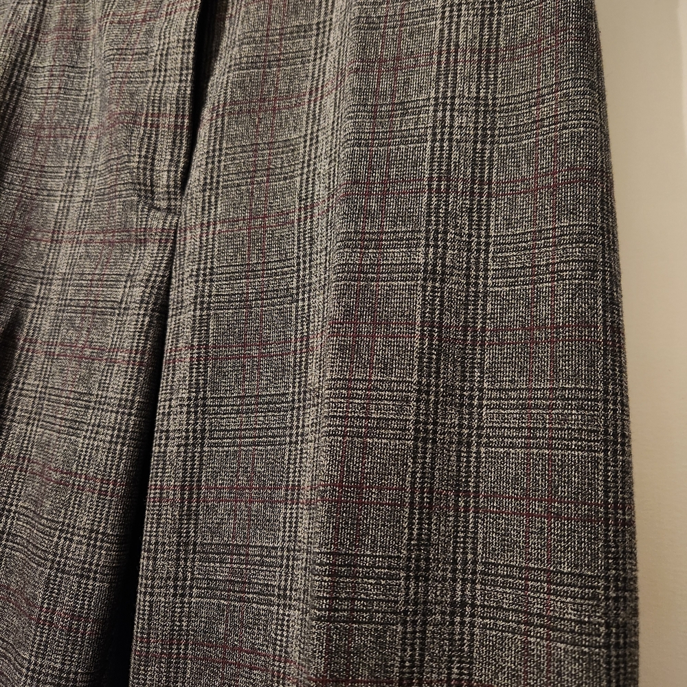 Briggs New York Gray and Red Plaid Trousers
